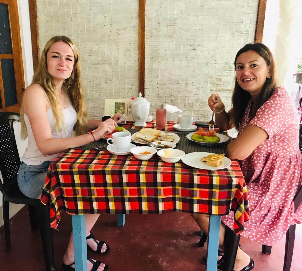 Nethmi Homestay & Restaurant تانجالي المظهر الخارجي الصورة
