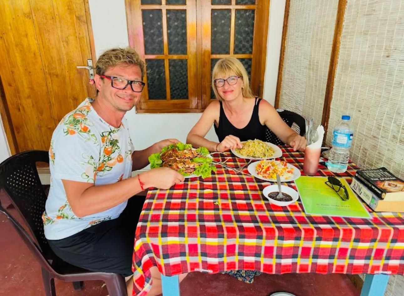 Nethmi Homestay & Restaurant تانجالي المظهر الخارجي الصورة