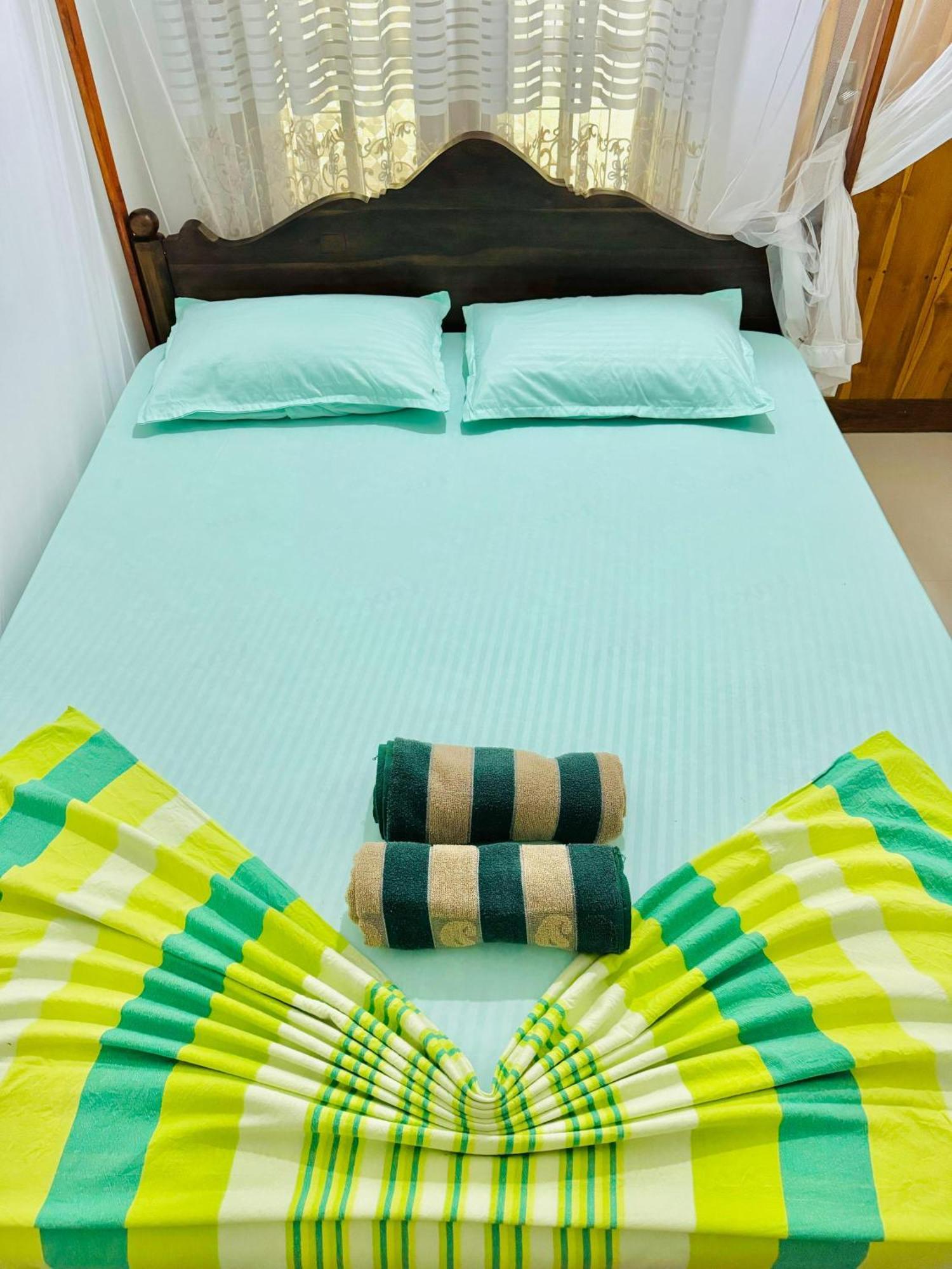 Nethmi Homestay & Restaurant تانجالي الغرفة الصورة