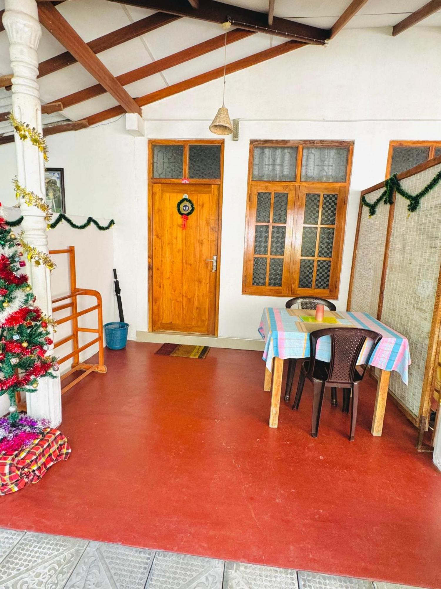 Nethmi Homestay & Restaurant تانجالي الغرفة الصورة