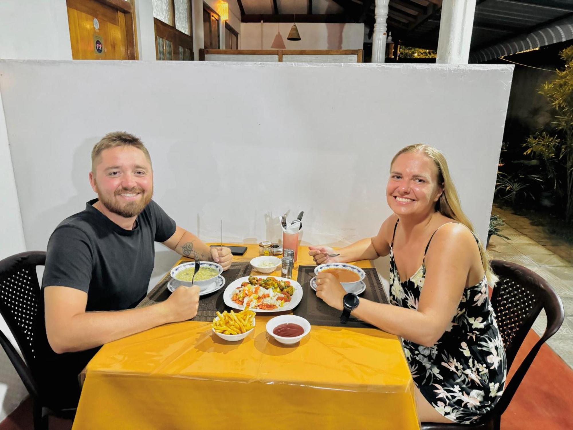 Nethmi Homestay & Restaurant تانجالي المظهر الخارجي الصورة